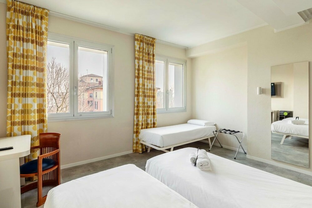 Hotel Real Fini Via Emilia