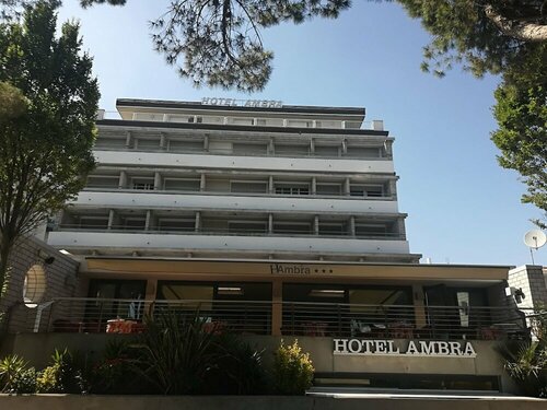 Hotel Ambra, Забронировать Отель Отели Линьяно-Саббьядоро с парковкой, Парковка