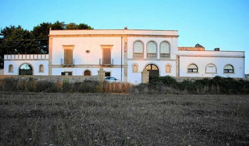 Masseria Gattamora, Забронировать Отель Отели в центре Уджано-ла-Кьеза, в центре