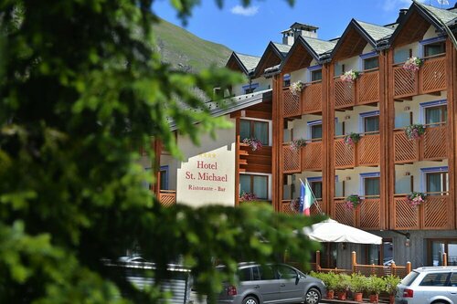 Hotel St. Michael, Забронировать Отель Отели Ливиньо 4 звезды, рядом с Бугельный подъёмник Дель Соле (нижняя станция), 4*