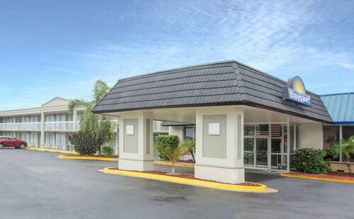 Days Inn by Wyndham Titusville Kennedy Space Center, Забронировать Отель Отели штата Флориды с завтраком, Завтраки