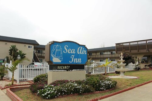 Бутик-Отель Sea Air Inn & Suites - Downtown Morro Bay, Забронировать Бутик-отель Отели Морро-Бэй с парковкой, рядом с Morro Rock Nature Preserve, Парковка