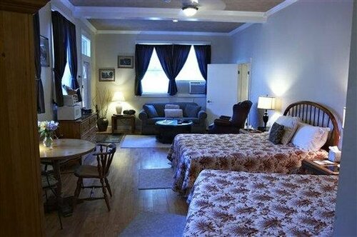 Shaker Mill Inn, Забронировать Отель «постель и завтрак» Уэст-Стокбридж Bousquet Ski Area