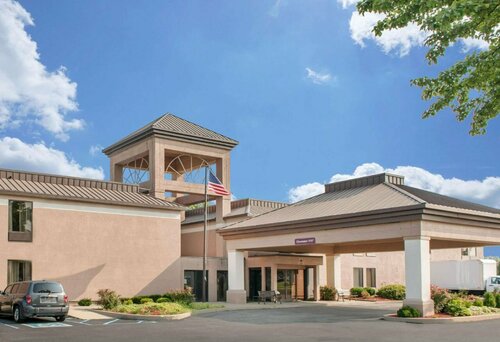 Quality Inn & Suites Near Amish Country, Забронировать Отель Рашвилл Индиана
