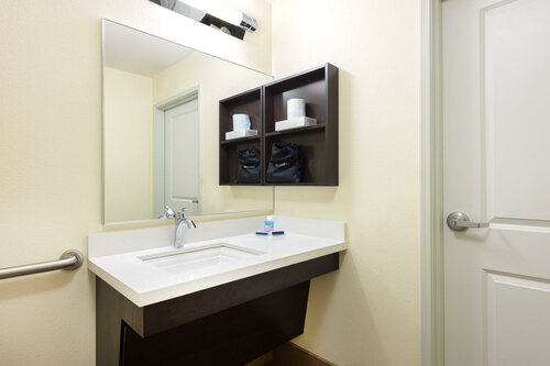 Candlewood Suites Columbia East by IHG, Забронировать Отель Колумбия Миссури
