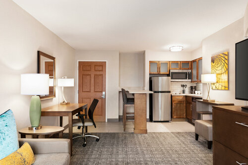 Staybridge Suites Fort Wayne by IHG, Book Hotel Hoteller i Indiana med parkering, Parkering