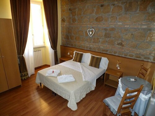 Guest House 64, Забронировать Гостевой дом Отели Рима с парковкой, рядом с Вилла Медичи, Парковка