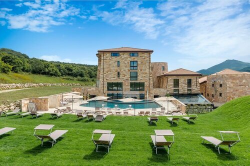Aqua Montis Resort & Spa, Забронировать Курортный отель Курортные отели Abruzzo Ski, Курортный отель