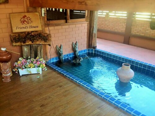Chiang Mai Friends Guesthouse, Забронировать Мини-отель Отели Хот с парковкой, Парковка