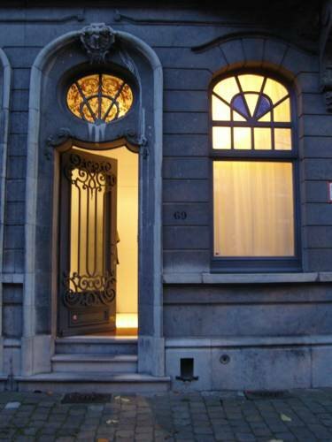 B&B Max 69, Забронировать Отель «постель и завтрак» Схарбек Брюссельский столичный регион