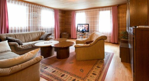 Haus Weissmies, Book Hotel Hoteller i Saastal med parkering, Parkering
