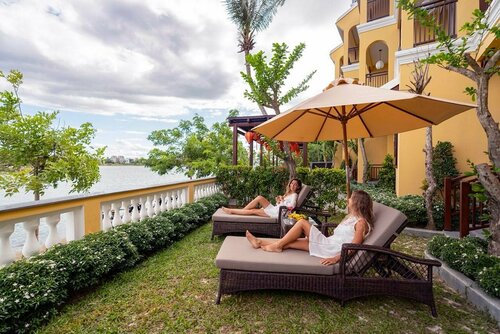 Little Riverside Hoi An . A Luxury Hotel & Spa, Забронировать Курортный отель Кам-Чау Хойан, рядом с Assembly Hall of the Cantonese Chinese Congregation