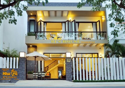 Bis House Homestay, Забронировать Отель Отели Кам-Чау с парковкой, Парковка