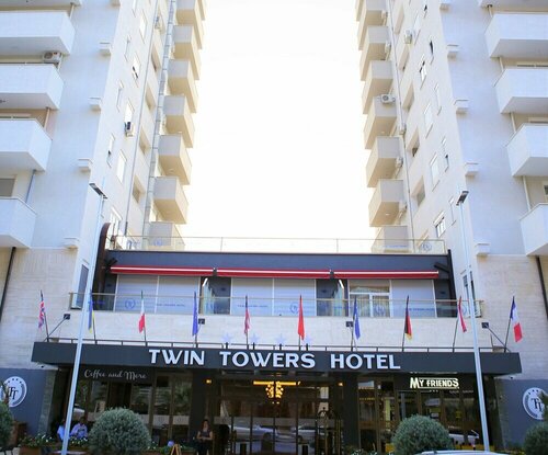 Twin Towers Hotel, Брондау Қонақ үй Shengjin қаласындағы жүзу бассейні бар қонақ үйлер, Жүзу бассейні