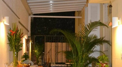 Casa Amarela Guest House - ZONA SUL, Забронировать Гостевой дом Peró Рио-де-Жанейро, рядом с Гора Корковаду