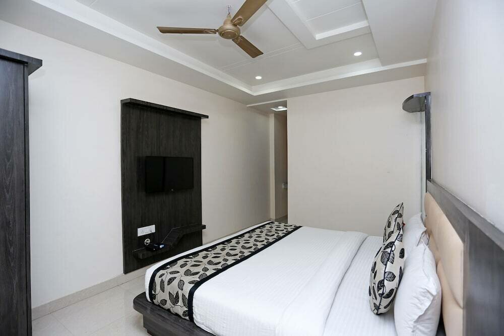 FabHotel Nandgiri Palace - Hotels Near Gwalior Junction Railway Station