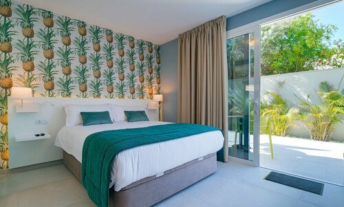 Villa RG Boutique Hotel, Забронировать Вилла Отели Плайя дель Инглес с бассейном, Бассейн