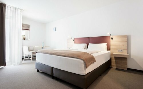 Donna Klosterhof, Book Hotel Hoteller i Bayern med pool, Swimmingpool