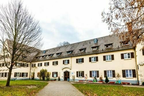 Jugendherberge Regensburg, Забронировать Хостел Хостелы Регенсбурга, рядом с Altes Rathaus, Хостел