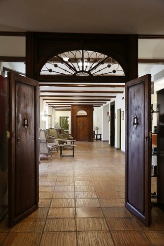 Hotel El Carmen, Забронировать Отель Отели Cordoba Province с парковкой, Парковка