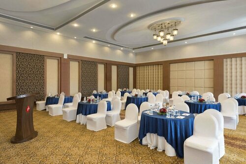 Ramada by Wyndham Udaipur Resort and Spa, Varaa Lomakeskus 5 tähden hotellit kohteessa Rajasthan, 5*