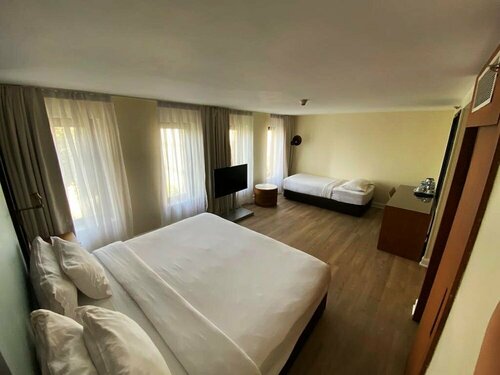Miapera Hotel & Spa - Special Class, Забронировать Отель Отели Стамбула с парковкой, рядом с Трамвайная остановка Taksim, Парковка