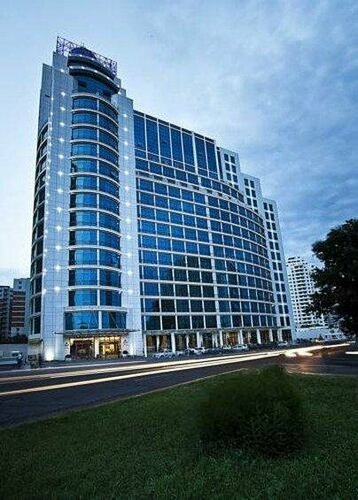 Отель Qafqaz Baku City Hotel and Residences, Забронировать Отель Насими Баку, рядом с Станция метро 20 январ