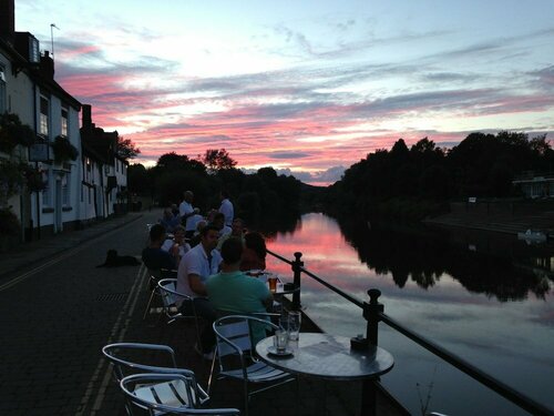 The Mug House Inn & Restaurant, Rezerwuj Hotel Shropshire Merseyside