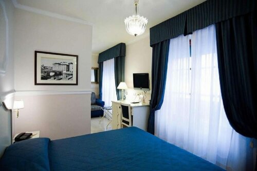 Hotel Gran Duca, Забронировать Отель Отели в центре Ливорно с завтраком, отели в центре Ливорно с завтраком