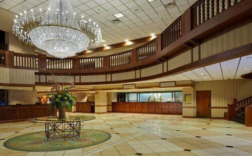 Galt House Hotel, A Trademark Collection Hotel, Забронировать Отель Отели Луисвилл с парковкой, рядом с Louisville Auto Museum, Парковка