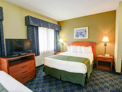 Quality Inn & Suites Waco North, Забронировать Отель Уэйко штат Техас