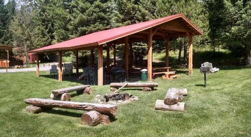 Historic Tamarack Lodge & Cabins, Buchen Sie Hotel Coram Montana