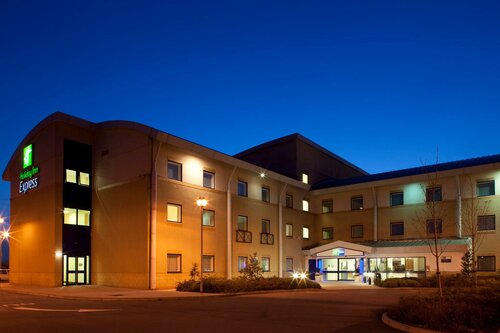 Holiday Inn Express Cardiff Airport by IHG, Забронировать Отель Барри Vale of Glamorgan