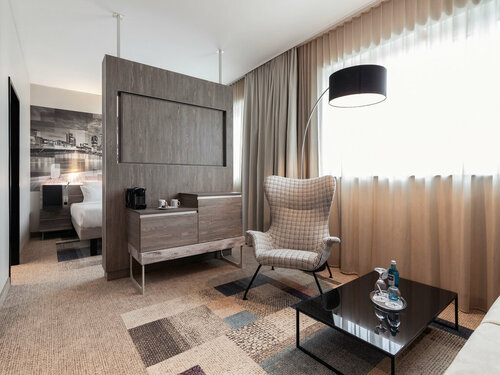 Novotel Duesseldorf Airport, Забронировать Отель Лихтенбройх Дюссельдорф, рядом с Düsseldorf Airport Station