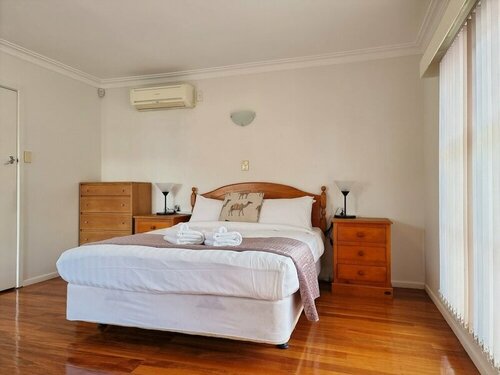 Cosy Unit by Airport - Heat Pump - WIFI, Забронировать Отель Манерева регион Окленд