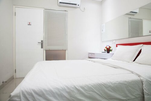 Kanwa Residence, Boek Bed and Breakfast Surabaya East Java, in de buurt van Surabaya Town Square