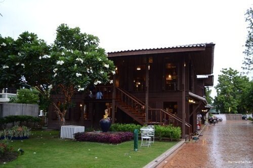 Viang Tak Riverside Hotel, Забронировать Отель Отели Так с бассейном, Бассейн