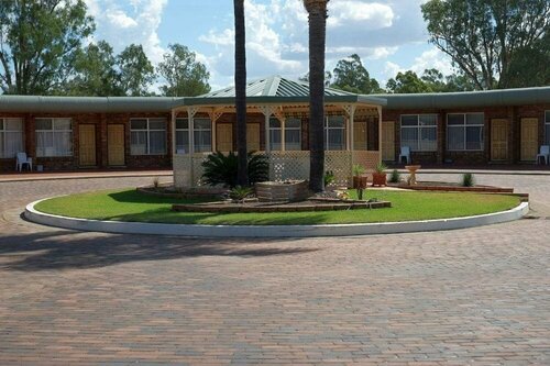 Nandewar Motor Inn, Забронировать Мини-отель Наррабри New England NSW