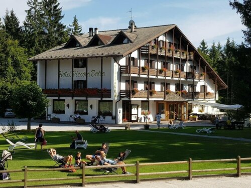 Hotel Piccola Baita, Забронировать Отель Мольвено Паганелла, рядом с Гондольный подъёмник Мольвено-Прадель (нижняя станция)