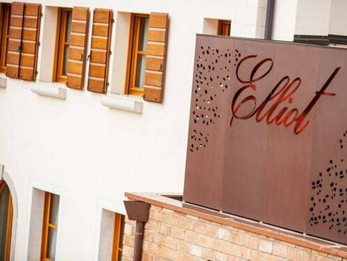 Hotel Elliot, Book Hotel Manzano Friuli Venezia Giulia