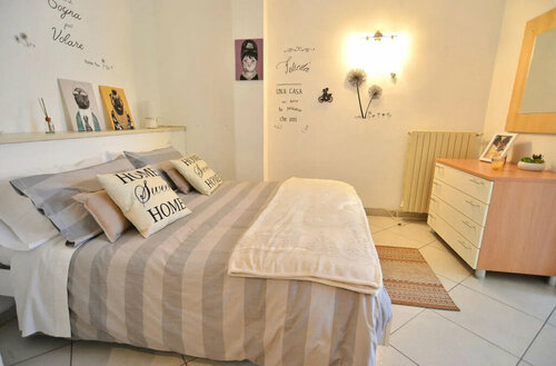 Casa Crissi, Prenota Hotel Hotel 3 stelle a Alba, 3*