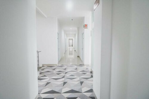 RedDoorz Plus near Living Plaza Jababeka, Reserva ahora Hotel Cikarang Oeste de Java