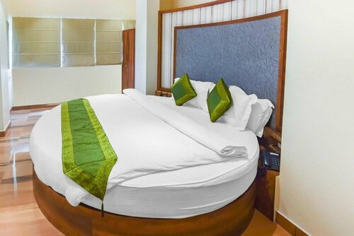 Hotel Saffron, Забронировать Отель Недорогие отели Варанаси, рядом с Храм Каши Вишванатх, недорого