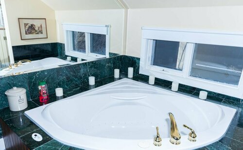 Elevate Rooms Calgary Westways Guest House, Rezervasyon Misafirhane Beltline Calgary, Reader Rock Garden yakınındaki
