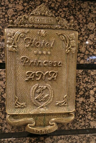 Princesa Ana, Забронировать Отель Отели Гранады с питанием, рядом с Мендес Нуньес, Пансион