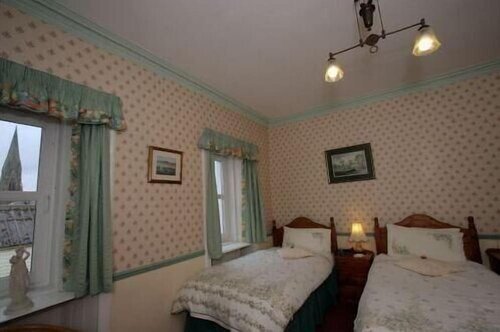 Bellevue Guest House, Book Pension  