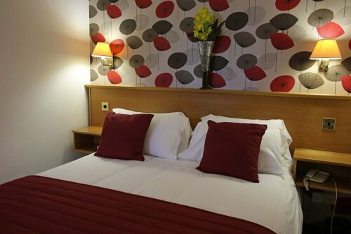 The County Lodge & Brasserie, Book Hotel Hoteller i Carnforth med parkering, Parkering