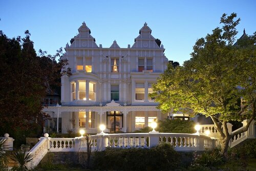 Escape Boutique B&B, Забронировать Отель «постель и завтрак» Отели Лландидно с парковкой, рядом с St. Mary &amp; St. Abaskhyron's Coptic Orthodox Church, Парковка