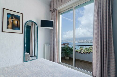 Hotel Ariston Montecarlo, Забронировать Отель Сан-Ремо Ривьера-дей-Фьори