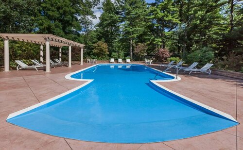 Howard Johnson by Wyndham Traverse City, Забронировать Мини-отель Траверс-Сити штат Мичиган, рядом с Музейный центр Деннос